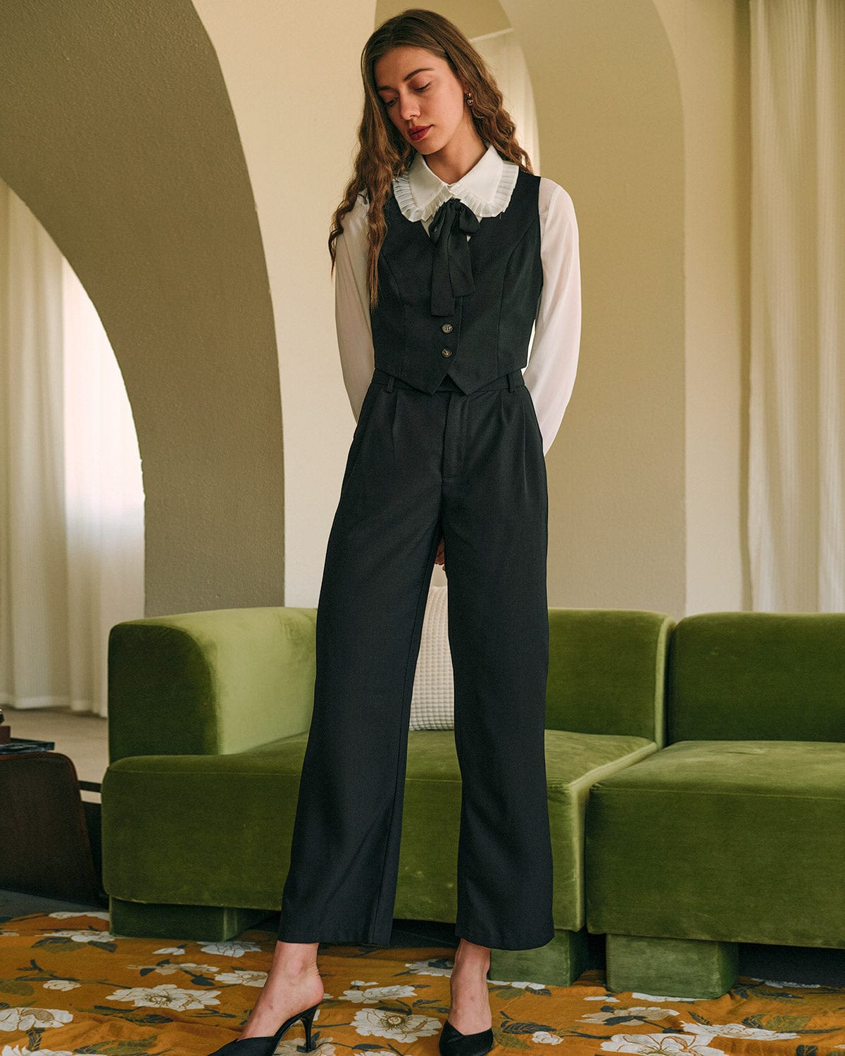 The Solid Pleated High-waisted Pants